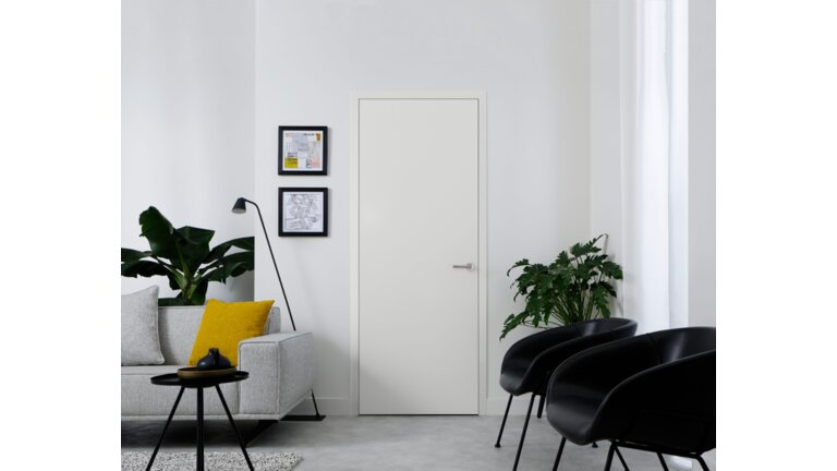 Wohnzimmer mit Tür
